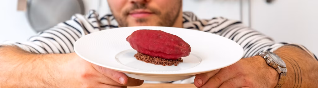 Cacao bean to chocolate dessert