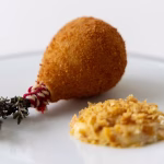 Coxinha with pink pepper & chicken skin 1 Coxinha with pink pepper & chicken skin