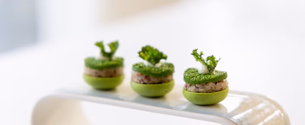 Kale meringue with confit shallot crispy bacon