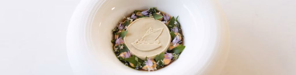 Sardine tomato fig leaf dish
