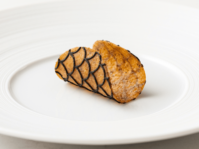 Fish skin taco - tuille