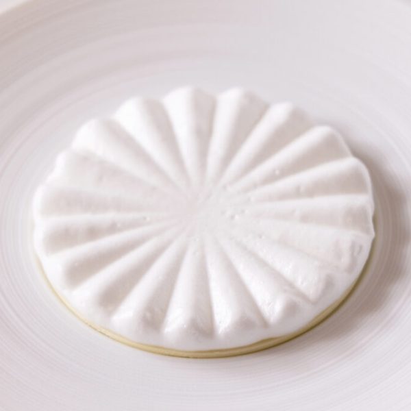 Lilac meringue
