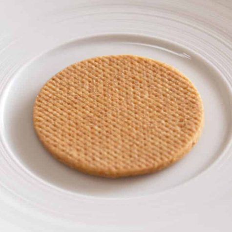 Savory spelt sable