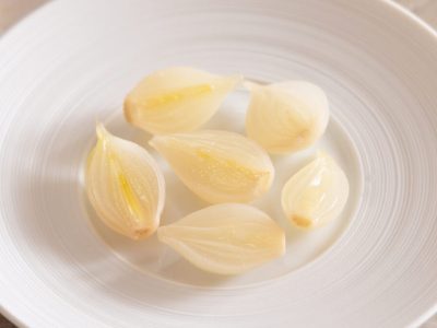 Sweet and sour pearl onions