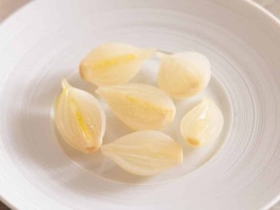 Sweet and sour pearl onions